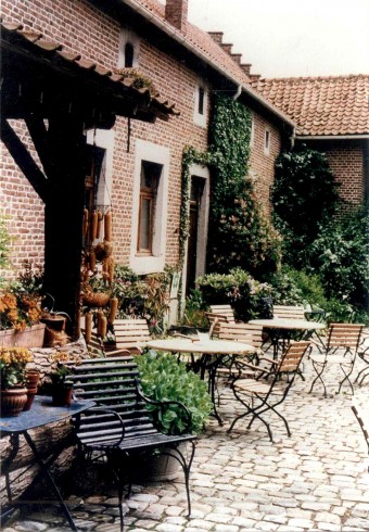 Binnenkoer met terras in 1998